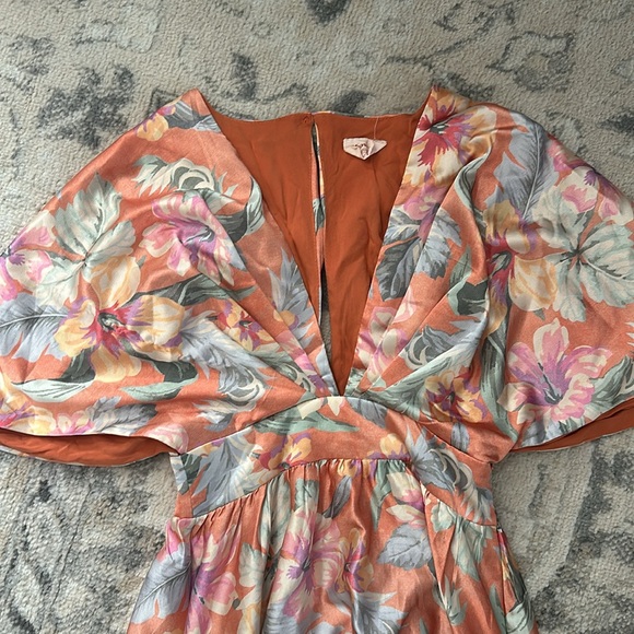 Showpo Sophia Midi Dress - Picture 2 of 3